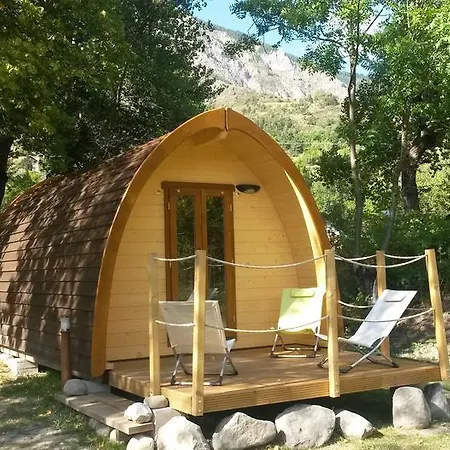 Les Cabanes Du Martagon